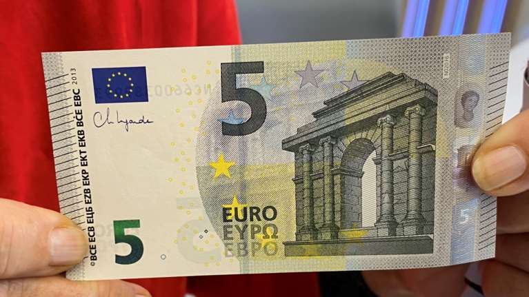 Αυτά είναι τα νέα 5ευρα, δια χειρός... Λαγκάρντ [εικόνες]
