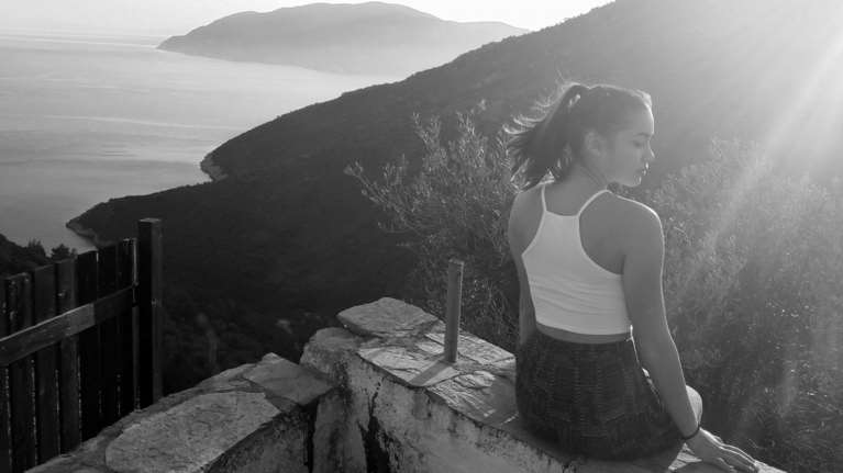 Εγκλημα στα Γλυκά Νερά: Την Παρασκευή στην Αλόννησο η κηδεία της 20χρονης - Συντετριμμένο το νησί