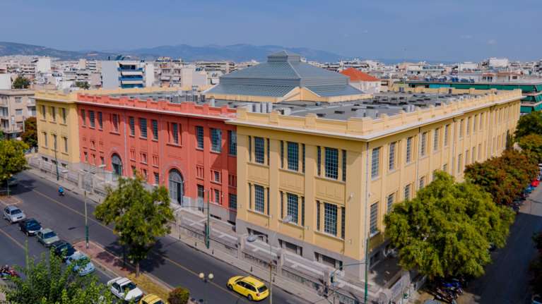 Το παλιό Καπνεργοστάσιο στη Λένορμαν έγινε ένας σύγχρονος χώρος πολιτισμού της Αθήνας - Η πρώτη έκθεση [εικόνες]