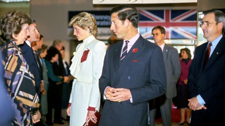 Το παλάτι &quot;δολοφονεί&quot; την Νταϊάνα: Πώς σπιλώνουν το όνομά της για να &quot;βγουν λάδι&quot; Κάρολος και Καμίλα