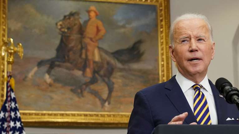 Μπάιντεν: Εμπάργκο των ΗΠΑ στο ρωσικό πετρέλαιο - &quot;Δεν θα χρηματοδοτούμε τον πόλεμο του Πούτιν&quot;