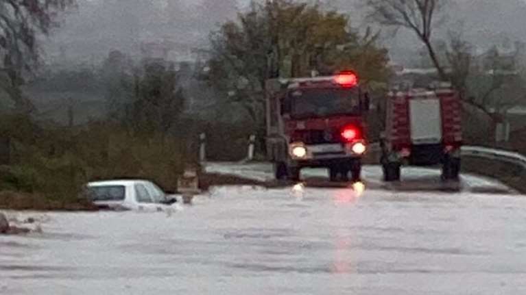 Κακοκαιρία στη Βόρεια Ελλάδα: Πνίγηκε η Πιερία - Πλημμυρισμένα σπίτια και απεγκλωβισμοί ατόμων [εικόνες - βίντεο]