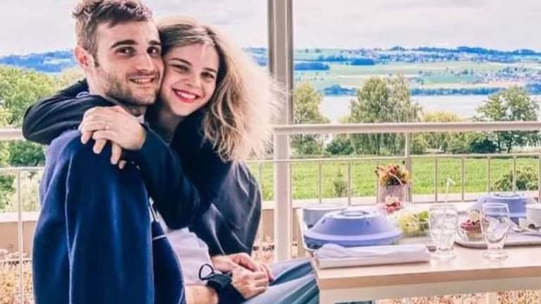 Η ιστορία του Νίκου και της Ανθής: Η μοιραία βουτιά στο γλέντι του γάμου τους, που τους άλλαξε για πάντα τη ζωή