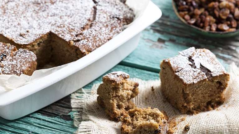 Φανουρόπιτα: Γιατί τη φτιάχνουμε σήμερα - Η παραδοσιακή συνταγή με τα 9 υλικά