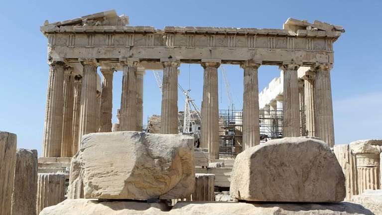 Επαναλειτουργούν από τη Δευτέρα οι αρχαιολογικοί χώροι - Αυτοψία Μενδώνη στην Ακρόπολη