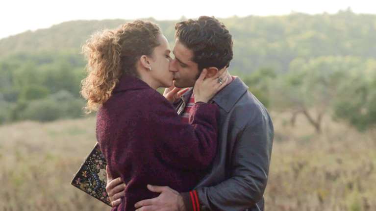 Άγριες Μέλισσες spoiler: Έγκυος η Ασημίνα - Ο Νικηφόρος τους πιάνει στα "πράσα"