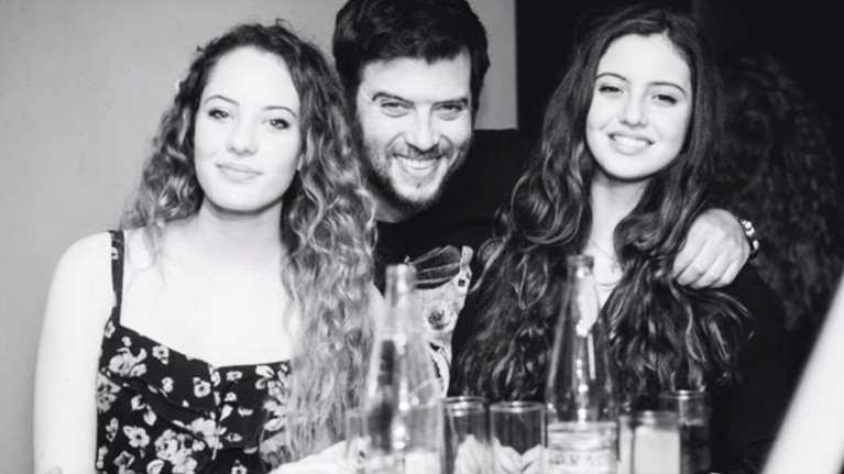 Δανάη Λιβιεράτου: Η 19χρονη κόρη της Εύης Αδάμ και του Λάμπη Λιβιεράτου έχει υπέροχη φωνή και ένα λαμπρό μέλλον