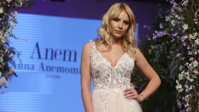 Χωρίς φίλτρα: Η Μαρία Λουίζα Βούρου ποζάρει με μαγιό και εντυπωσιάζει