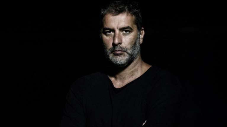 Βασίλης Μπισμπίκης: Αυτή είναι η μελαχρινή πρώην σύζυγός του και μητέρα του παιδιού του [Εικόνες]