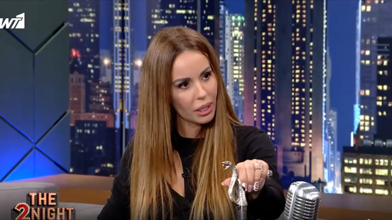 Ιωάννα Λίλη: Αυτός είναι ο πραγματικός λόγος που κυκλοφορεί με μπαστούνι [Εικόνες]