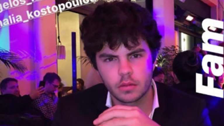 Άγγελος Λάτσιος: Ποζάρει στην αγκαλιά της νονάς του Νατάσας Θεοδωρίδου - Το σχόλιο της Μενεγάκη