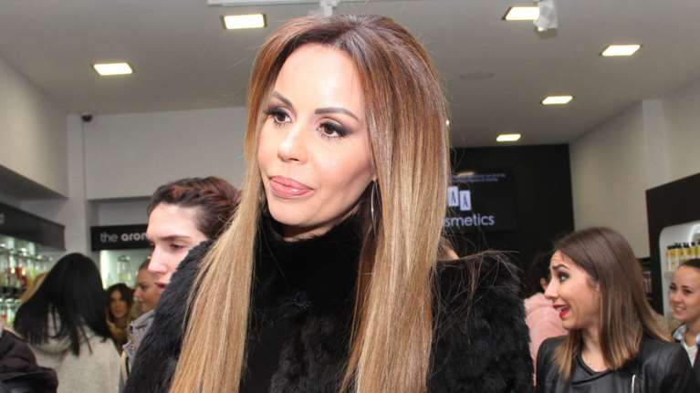 Αλλαγή look για την Ιωάννα Λίλη: Το απίθανο hairstyle της και το &quot;ημιμόνιμο&quot; κούρεμα