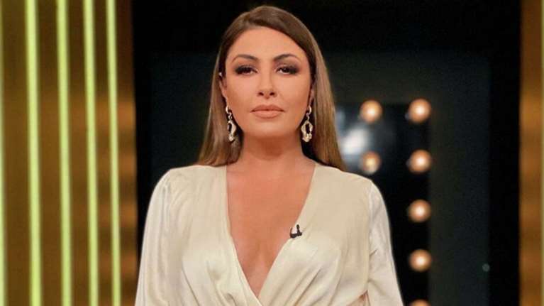 Αφοπλιστική η Έλενα Παπαρίζου: Δεν σας ανάγκασα να με κοιτάζετε ούτε να με ακούτε