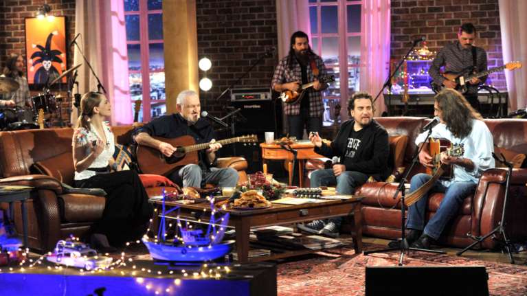 Θεοφάνεια με Μουσικό Κουτί και Βασίλη Καζούλη, Στάθη Δρογώση, Μιρέλα Πάχου