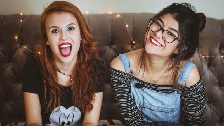 Μόνο οι &quot;καλοί&quot; χωράνε (στον καναπέ μας), τους &quot;κακούς&quot; τους εξαφανίζουμε απλά και εύκολα