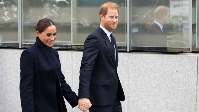 Εκνευρισμένος ο πρίγκιπας Χάρι: Δεν θέλω να χάσω τη μητέρα των παιδιών μου, όπως έχασα τη μητέρα μου