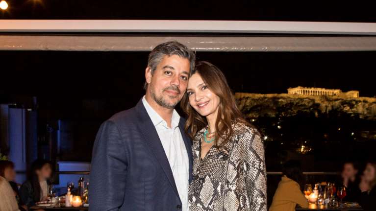 Κατερίνα Λέχου: Σπάνια βραδινή έξοδος με τον κοσμηματοπώλη σύζυγό της, Μάνο Στρατάκη