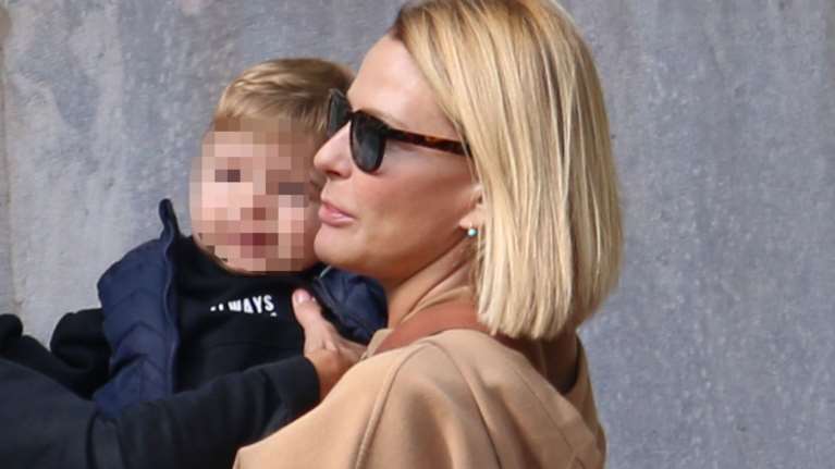 Τζένη Μπαλατσινού:  Μας δείχνει την ινδιάνικη γωνιά του Παναγιώτη Κικίλια στο νεοκλασικό σπίτι τους