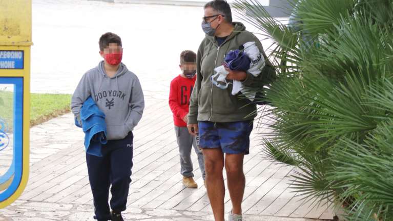 Γιώργος Λιάγκας: Για μπάνιο στη θάλασσα με τους γιους του