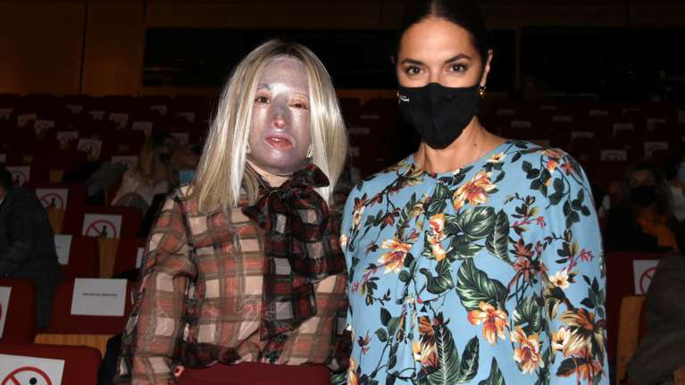 Ιωάννα Παλιοσπύρου: Η νέα δημόσια εμφάνιση σε εκδήλωση για την βία κατά των γυναικών