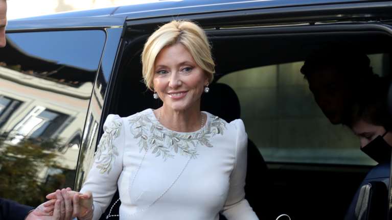 Μαρί Σαντάλ: Το τεράστιο αριστοκρατικό δέντρο που στόλισε στο υπερπολυτελές σπίτι της