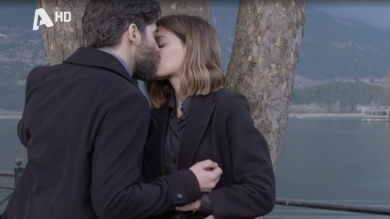 Σασμός: Απογοήτευση με το φιλί Αργυρούς-Σταύρου - &quot;Πιο άνοστο φιλί σε σειρά έβερ&quot;