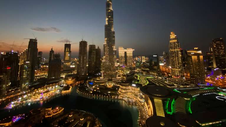 Ντουμπάι τέλος: Αναβάλλεται το &quot;ελληνικό πάρτι&quot; λόγω έκρηξης κρουσμάτων