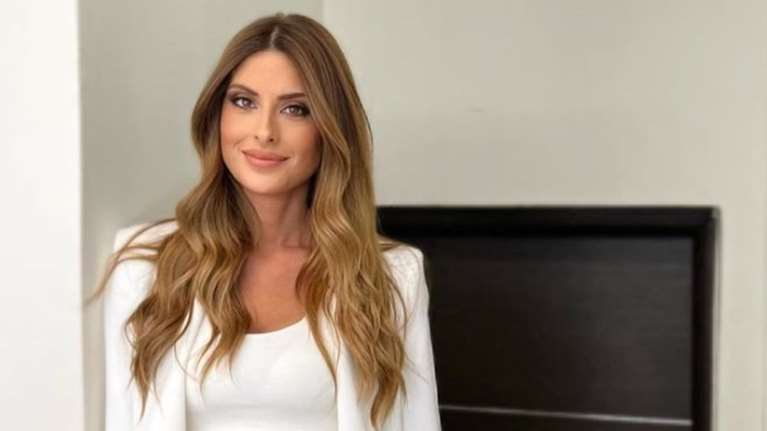 Πρεμιέρα για τον νέο ρόλο της Ανθής Σαλαγκούδη: Στο &quot;τιμόνι&quot; κεντρικού δελτίου ειδήσεων [βίντεο]