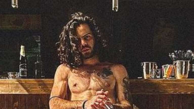 Αγνώριστος ο Άγγελος Λάτσιος: Έκοψε τα πολύ μακριά μαλλιά του και το μούσι του [Εικόνα]