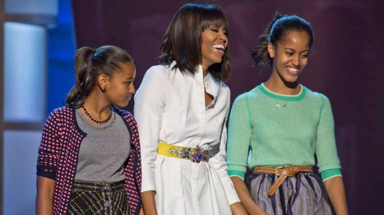 Μαλία και Μισέλ Ομπάμα: Δείτε πώς είναι σήμερα οι κόρες των Ομπάμα - Η σπάνια φωτογραφία