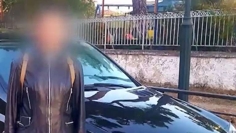 Σύζυγος αστυνομικού: Το 2009 μπήκε στο Σώμα, από το 2010 έως το 2012 γέννησε τρία παιδιά - &quot;Δεν την ξέρουν στη ΓΑΔΑ&quot;