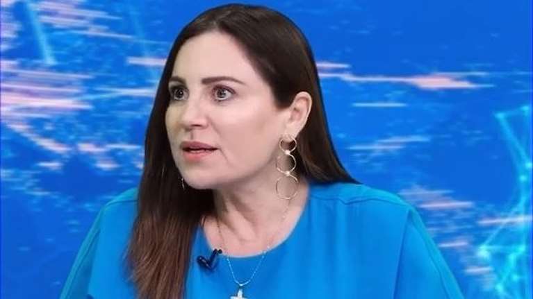 Βίκυ Φλέσσα για Τέμπη: &quot;Δεν υπάρχουν τέλειες κυβερνήσεις - Τούτη γη που την πατούμε όλοι μέσα θε να μπούμε&quot;