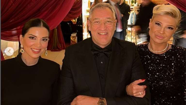 Φαίη Σκορδά – Σταματίνα Τσιμτσιλή: Οι glam εμφανίσεις τους όλο παγιέτες σε χριστουγεννιάτικο δείπνο