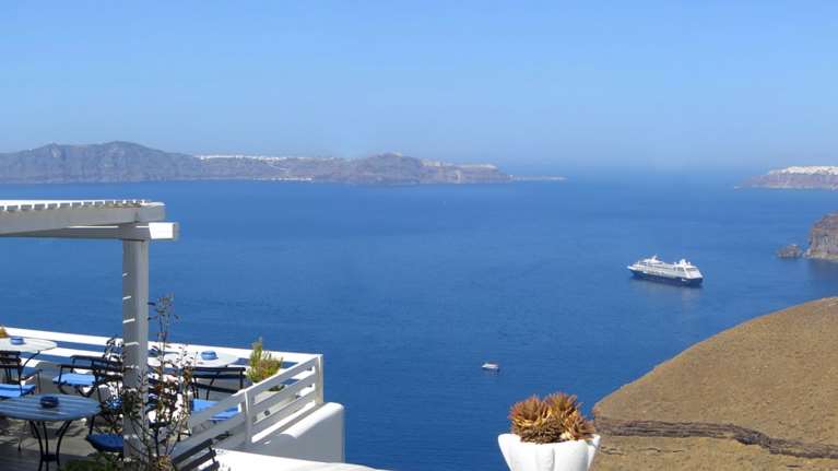 Επιβάτιδα κρουαζιερόπλοιου στη Σαντορίνη βρέθηκε νεκρή στην καμπίνα της