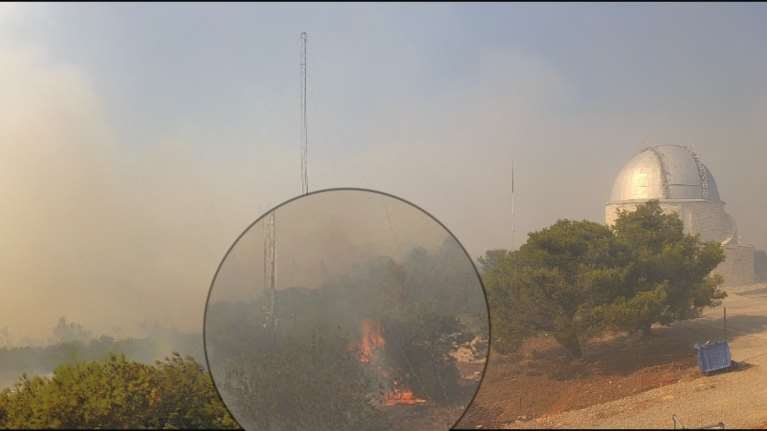 Φωτιά στην Αττική: Εφιαλτικές εικόνες στο Εθνικό Αστεροσκοπείο Αθηνών στην Πεντέλη - Κινδύνευσαν οι εγκαταστάσεις