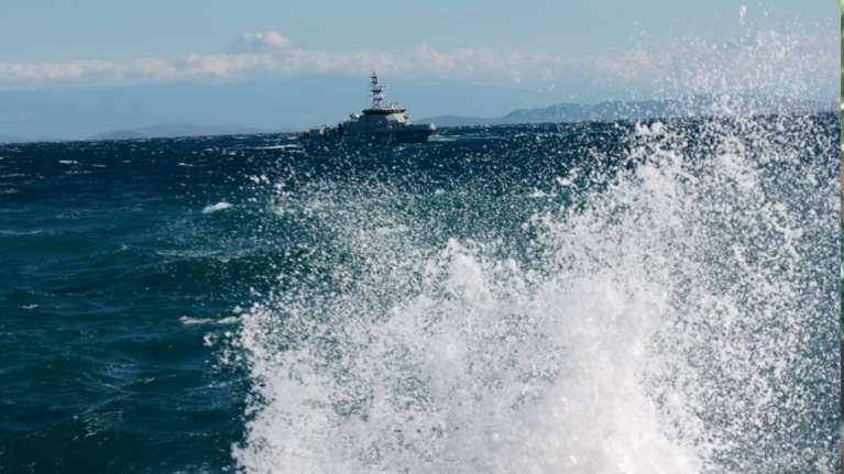 Ανησυχία στην Αθήνα για νέο κύμα μεταναστών: Προειδοποιητικές βολές στη Λέσβο εναντίον διακινητή - Σύσκεψη στο Μαξίμου