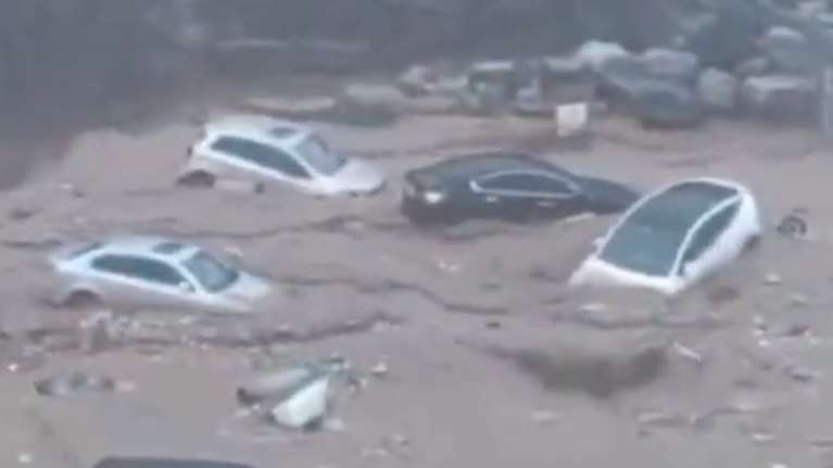 Κίνα: Ο τυφώνας Ντοκσούρι πλήττει το Πεκίνο - Χιλιάδες άνθρωποι εγκατέλειψαν τις εστίες τους