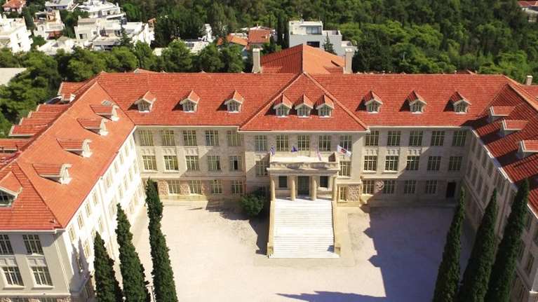 Τι λέει το Κολλέγιο Αθηνών για την καταγγελία περί εισβολής αγνώστων με μαχαίρι στο σχολείο