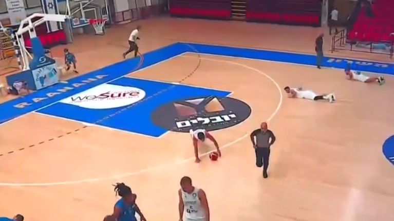 Σειρήνες πολέμου στο Ισραήλ: Σε καταφύγιο Σφαιρόπουλος και Δέδας - Έντρομοι παίκτες του μπάσκετ τρέχουν να σωθούν [βίντεο]