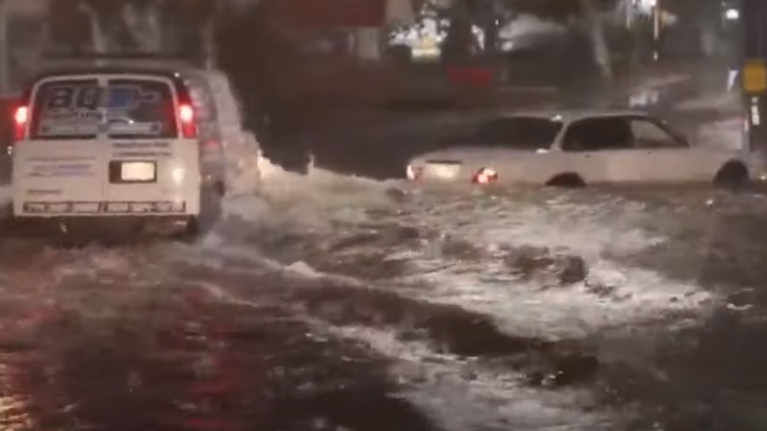 ΗΠΑ: Στο σκοτάδι πάνω από 600.000 νοικοκυριά από σφοδρή καταιγίδα - Χτυπά με ανέμους 140 χλμ [βίντεο]