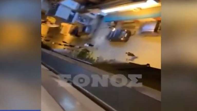 Βίντεο ντοκουμέντο από τον &quot;πόλεμο&quot; ανηλίκων στου Ζωγράφου - Σπασμένα τζάμια και αυτοκίνητα