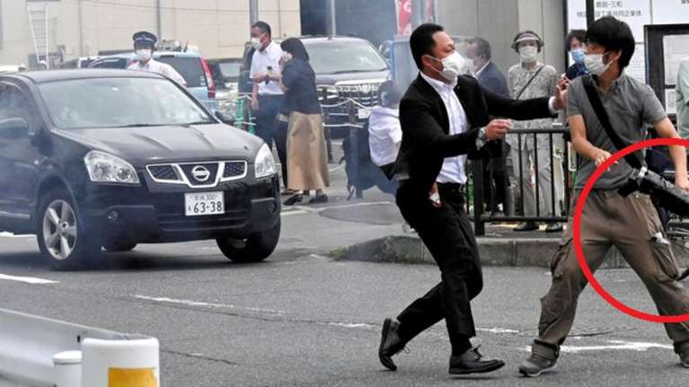 Ιαπωνία: Ο δολοφόνος του Άμπε συναρμολόγησε το όπλο από εξαρτήματα που αγόρασε στο διαδίκτυο - Ετοίμαζε για μήνες την επίθεση