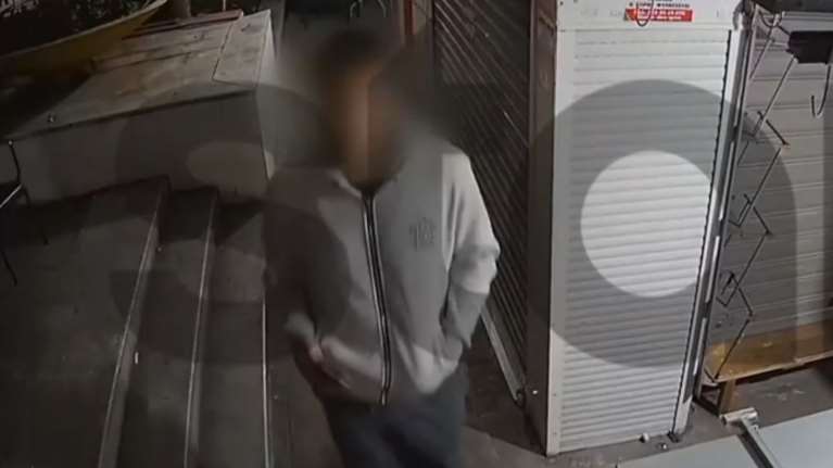 Αιγάλεω: Αυτός είναι ο &quot;δράκος&quot; που έχει σκορπίσει τον φόβο στην περιοχή - Το προφίλ του