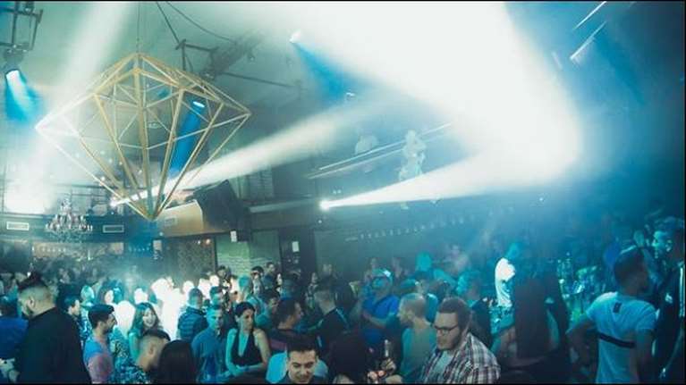 Κλειστά θα παραμείνουν μέχρι τέλος Ιουλίου ΚΑΠΗ, ντισκοτέκ και χαρτοπαικτικές λέσχες