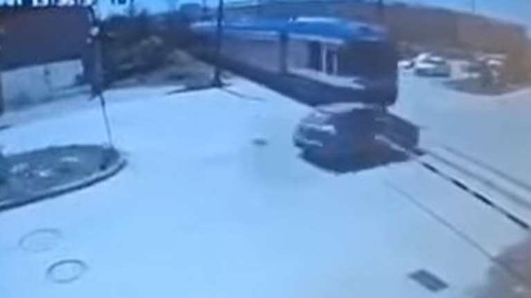 Πάτρα: &quot;Δε θυμάμαι τίποτα&quot;, λέει η γιατρός για το ατύχημα με το τρένο – &quot;Ερχόταν κουρασμένη από εφημερία&quot; [βίντεο]