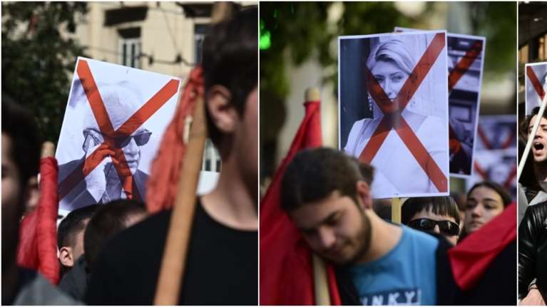 Δημοσιογράφοι στο στόχαστρο στην πορεία για την τραγωδία στα Τέμπη - Πανό με Χ για Πρετεντέρη, Πορτοσάλτε, Τσίμα, Κοσιώνη