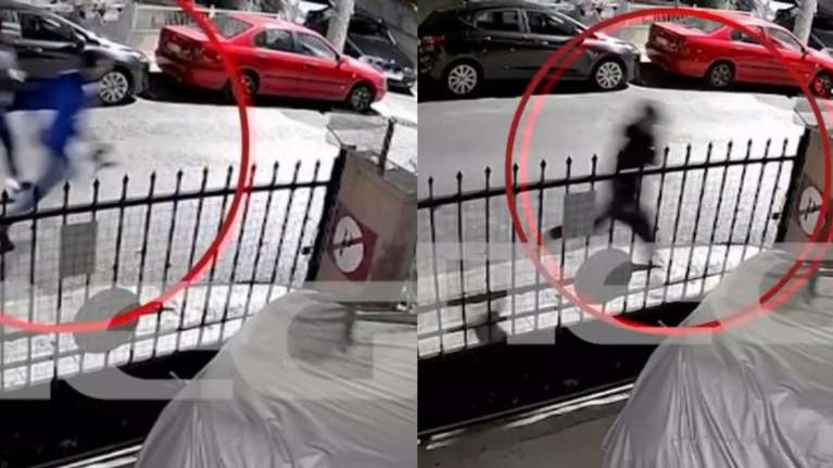 Πατήσια: Η στιγμή που ο 15χρονος κυνηγάει τον 16χρονο να τον μαχαιρώσει- Ο πατέρας του θύματος κάλεσε τη &quot;συμμορία L&quot;