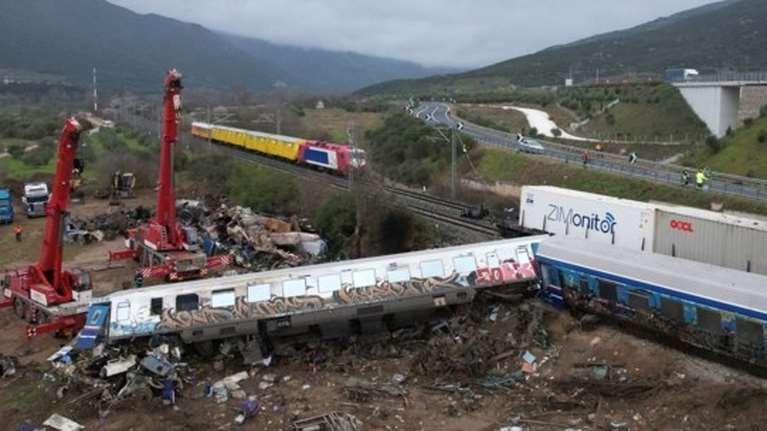 Τέμπη - Επιμένει η Hellenic Train: Το εμπορικό τρένο μετέφερε μόνο λαμαρίνες, τρόφιμα και μπύρες
