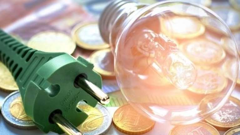 Τέλος το νυχτερινό τιμολόγιο στο ηλεκτρικό ρεύμα - Έρχεται το "μεσημβρινό" - Ολα όσα πρέπει να ξέρουμε