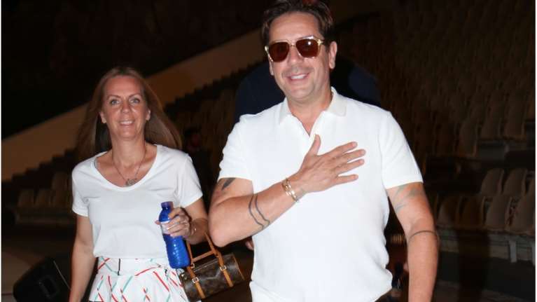 Στα δικαστήρια ο Μαζωνάκης με την αδερφή του: "Όλα εδώ πληρώνονται" - Κατέθεσε δύο αγωγές εναντίον της